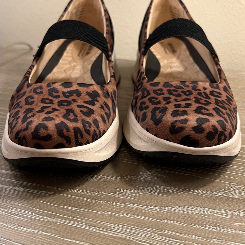 NIB, StrideRite Reflection Round Toe Mary Jane
Comfort Sneakers - Picture 4 of 10